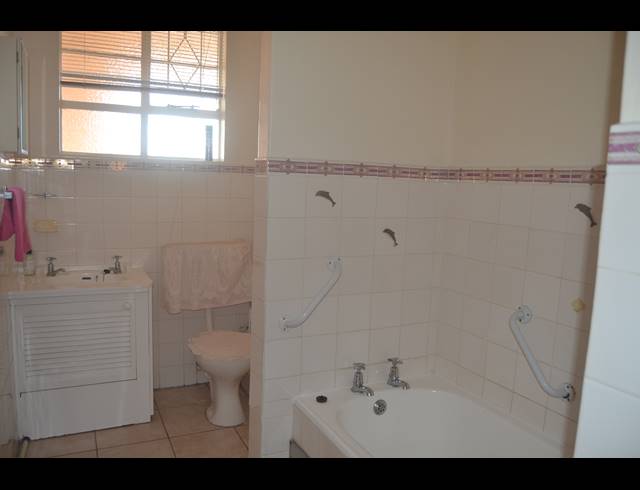 2 BEDROOM APARTMENT FOR SALE IN SCOTTBURGH CENTRAL